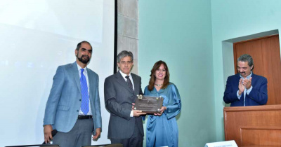 Reconocen aportes del Dr. Manuel Torres Hernández a la psicología en la UG 