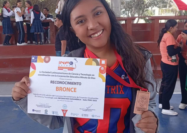 Estudiante de la ENMS Guanajuato obtiene medalla de bronce en Concurso Internacional INFOMATRIX 2025 en Perú