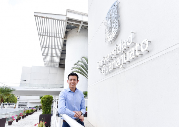 Estudiante UG presenta investigación sobre salud mental y riesgo cardiovascular en el Congreso Europeo de Cardiología 2026 en Alemania