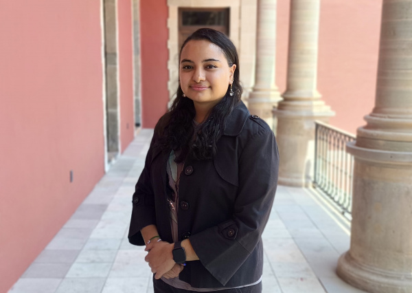 Premian artículo de alumna UG en Congreso de Nanotecnología en España