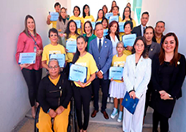 Egresa la primera generación del Taller de Cuidadores de Adultos Mayores en UG Silao 