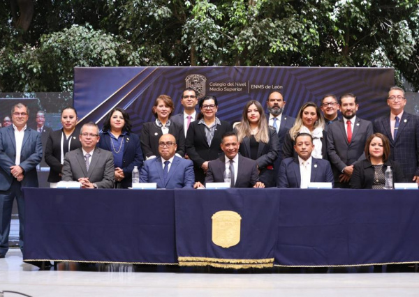 El Mtro. Benjamín Chávez rindió protesta como Director de la ENMS de León 