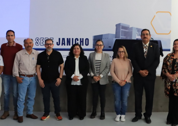 Candidata al Departamento de Estudios Sociales presenta su Plan de Desarrollo a la comunidad del CCS UG