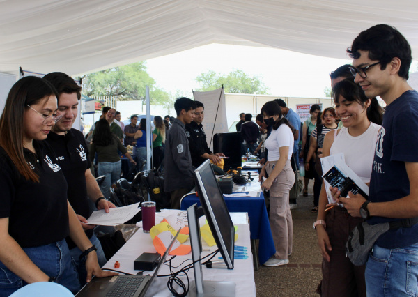 Realizan Jornada Universitaria de Empleo y Prácticas Profesionales en Campus Irapuato–Salamanca