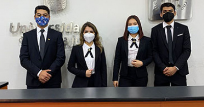 Equipo de Litigación Oral de la UG, campeón regional del Séptimo Concurso Nacional de Juicios Orales y Audiencias Preliminares 