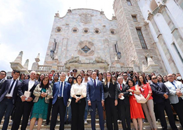UG presenta obra editorial sobre realidades de la pandemia en el marco educativo