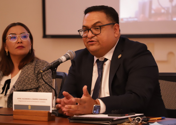 Presentan en la UG el libro Lucha contra la corrupción. Una mirada desde la academia 