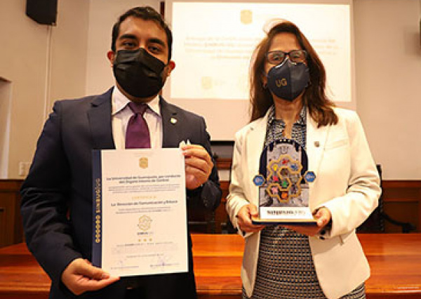 Dirección de Comunicación y Enlace recibe de la Contraloría General certificación del Proceso de Transferencia del Modelo SINBUG-UG