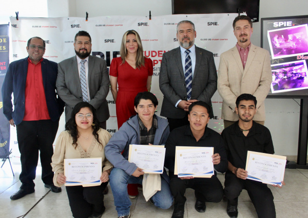 Distinguen a integrantes del capítulo estudiantil SPIE OASIS por enriquecer el entorno científico en la UG