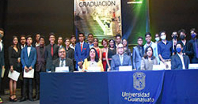 ENMS de Irapuato realiza ceremonia de fin de cursos