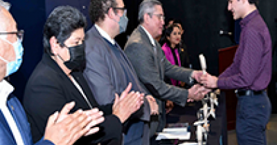 Comunidad estudiantil del Campus León UG es distinguida por su desempeño académico 