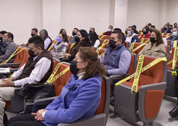 UG capacita a servidores públicos de Yuriria 