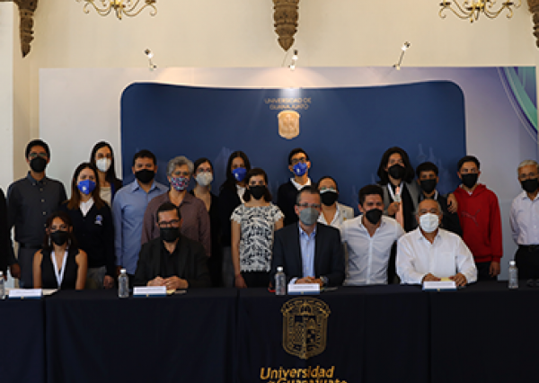 UG entrega reconocimientos a estudiantes delegados de la XXXI Olimpiada Nacional de Química 