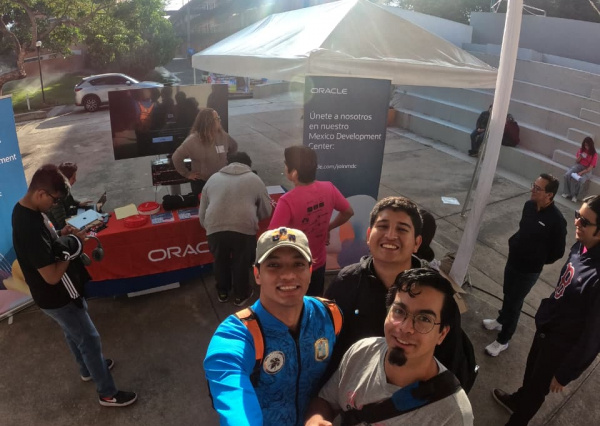 Talento universitario destaca en la final nacional del ICPC 2025