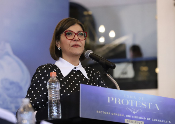 Rectora General UG: Soy hija de la educación pública, la honro y trabajo por ella  