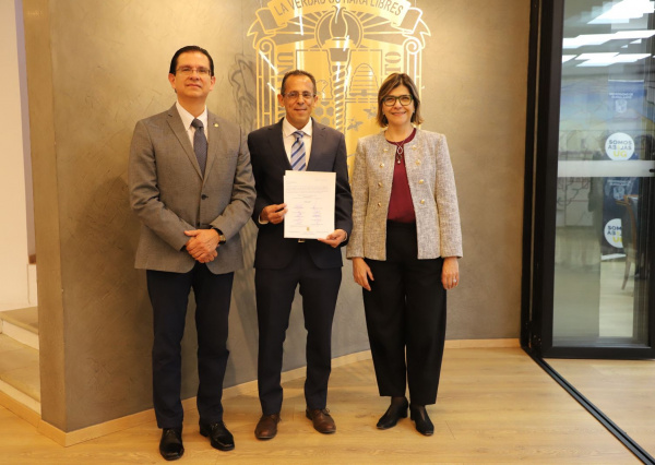 Designan al Dr. Héctor Hernández Escoto Director de la División de Ciencias Naturales y Exactas de la UG