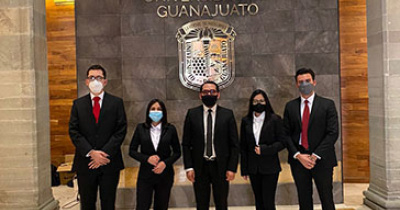 Triunfa Equipo de Litigación Oral de la UG en competencias de Aba ROLI México y de California Western School of Law 