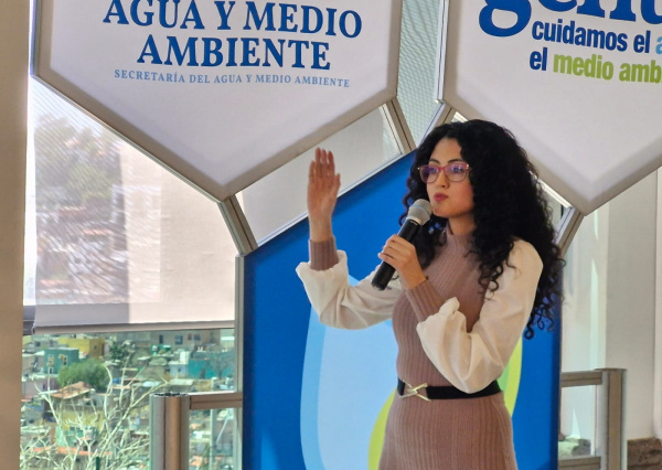 Alumna UG fue finalista en concurso estatal con proyecto de tecnología fotónica para optimizar el uso del agua en la agricultura