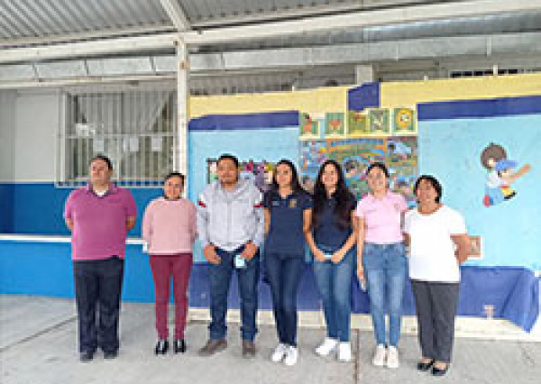 Universitarias enseñan las Leyes de Newton a niñas y niños de escuela rural