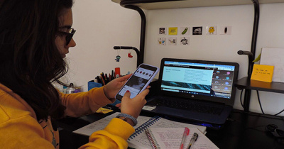 Capacitan a estudiantes del CNMS UG en emprendimiento juvenil