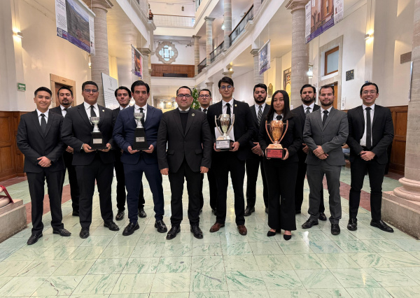 Equipos de Litigación Oral de la UG destacan en la Competencia Universitaria de Litigación Penal Adversarial 2024