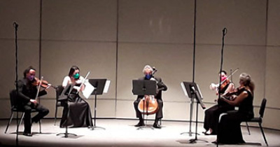 Las cuerdas de Kvintet presentes en “Solistas de la OSUG” 
