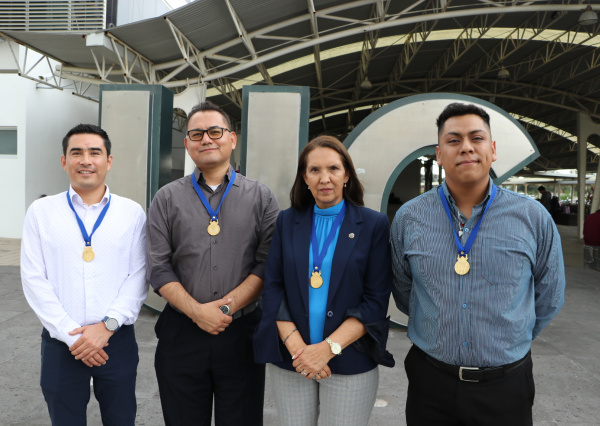 Comunidad del Campus Celaya - Salvatierra recibe Premio Estatal al Mérito Laboral 