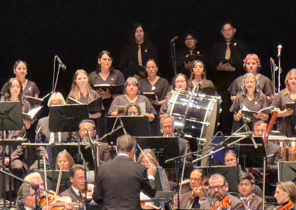 Brillan las voces del Coro de la UG junto a la Orquesta Filarmónica del Estado de Querétaro