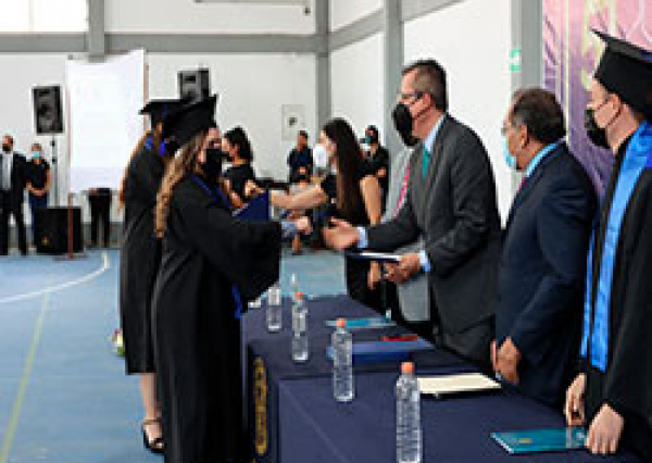 Egresan 295 estudiantes de la ENMS de Salvatierra