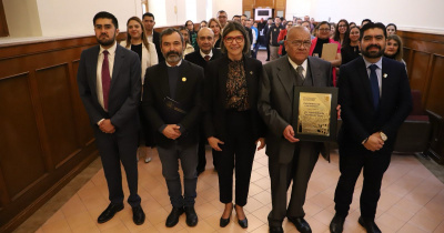 Rinde Universidad de Guanajuato homenaje al Dr. Carlos Eduardo Hernández Pérez por 45 años de servicio a la comunidad universitaria