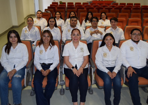 Estudiantes de Agronegocios aportan estudio de mercado de fertilizantes agrícolas orgánicos 