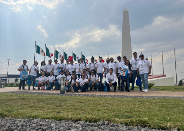 Estudiantes de DICIS conocen la ciencia y tecnología del espacio en la Feria Aeroespacial de México 
