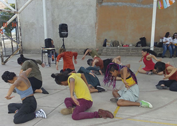 Estudiantes UG contribuyen a la incorporación del arte en la educación básica