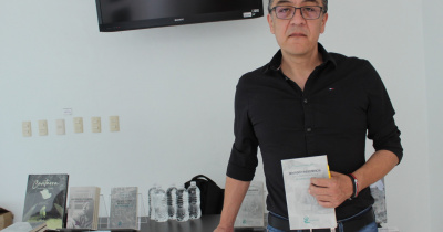 El Dr. Daniel Ayala Bertoglio presentó “Sentido y resistencia en la obra ensayística de Tomás Segovia” en la DICIS