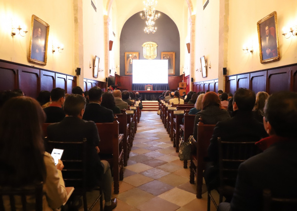 Secretario General de ANUIES imparte conferencia en la UG sobre la autonomía universitaria