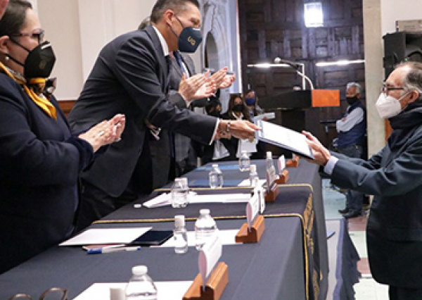 UG conmemora 40 años del Departamento de Investigaciones Jurídicas