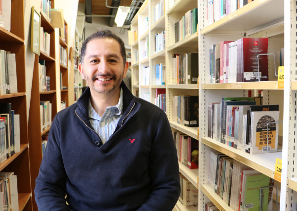 Académico de la UG recibe premio nacional por su trayectoria en investigación farmacológica de plantas medicinales y compuestos bioactivos