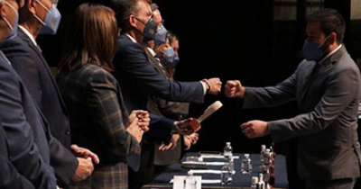 UG reconoce la excelencia académica de sus estudiantes