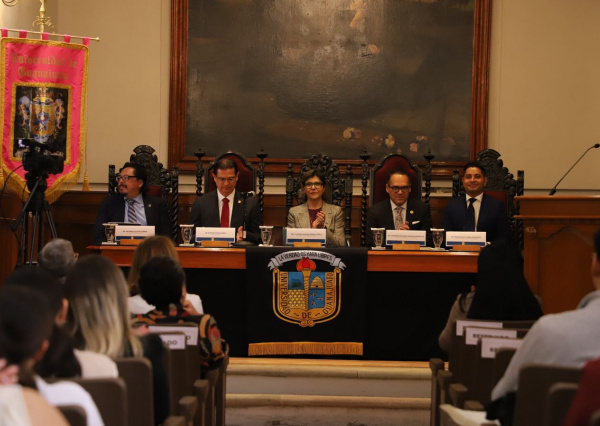 Tiene UG nueva Cátedra de Filosofía del Derecho