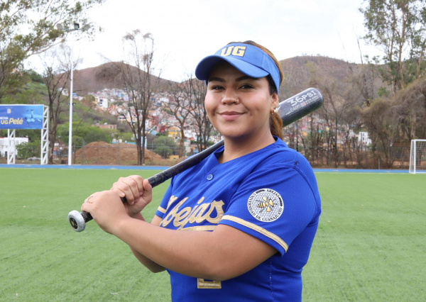 Disciplina, pasión y esfuerzo es la mezcla perfecta en el selectivo femenil de sóftbol de la UG