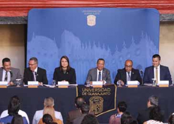 Catedráticos de la UG analizan impacto de los telebachilleratos comunitarios