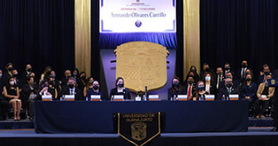 Homenajean a integrantes de la comunidad universitaria con la distinción Armando Olivares Carrillo   