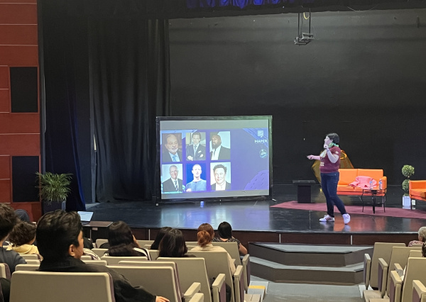 Estudiantes del CNMS reflexionan sobre el “El papel de la mujer en el mundo empresarial”