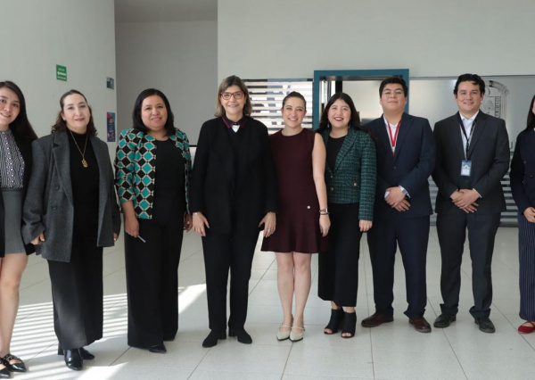 Calidad y calidez guían la mejora en la atención a los trámites y servicios en la UG