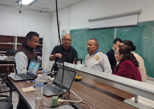 Profesorado del CNMS participa en curso de actualización sobre software 