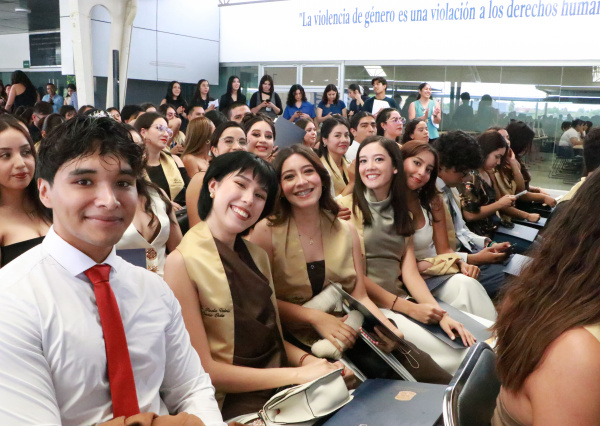 Egresa una nueva generación de profesionales de la salud e ingenierías