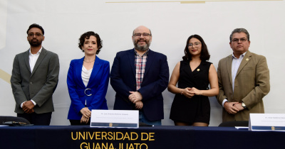 Juventudes lideran el cambio: Feria WAT-E destaca compromiso ambiental en la UG