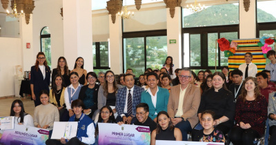 Estudiantes del nivel medio superior celebran el cuarto concurso de platillos saludables