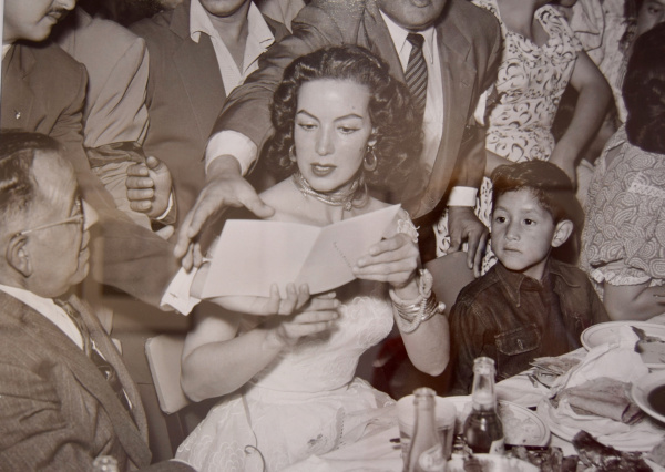 En UG Irapuato admiran la colección itinerante 