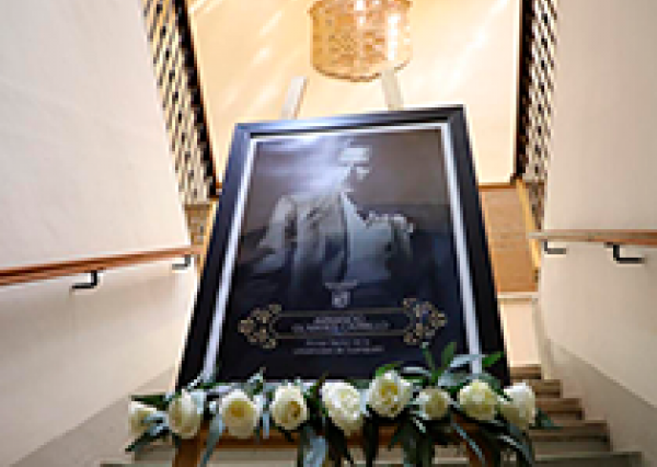 Rinden homenaje al legado del Lic. Armando Olivares, primer Rector de la UG en su 60 aniversario luctuoso  